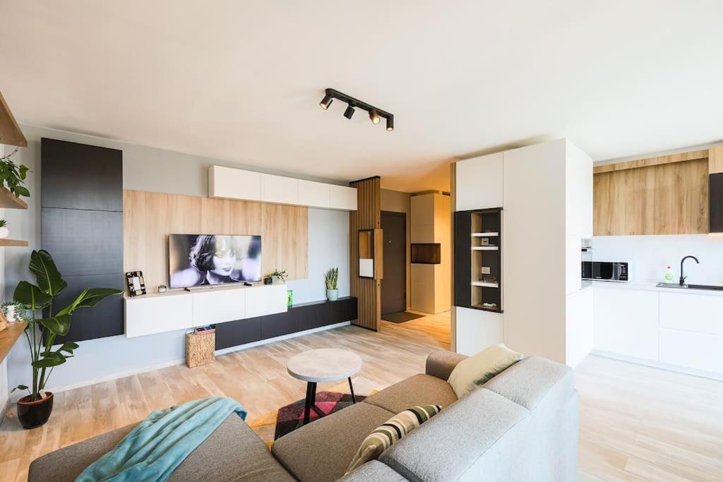 Luxury Apt. Near River & Parking Temesvár Kültér fotó