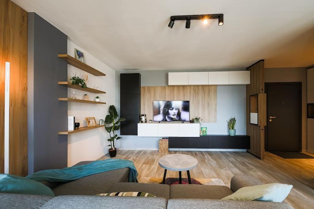 Luxury Apt. Near River & Parking Temesvár Kültér fotó