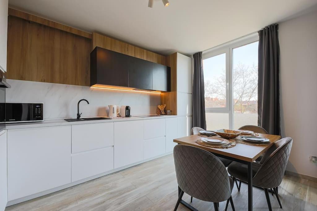 Luxury Apt. Near River & Parking Temesvár Kültér fotó