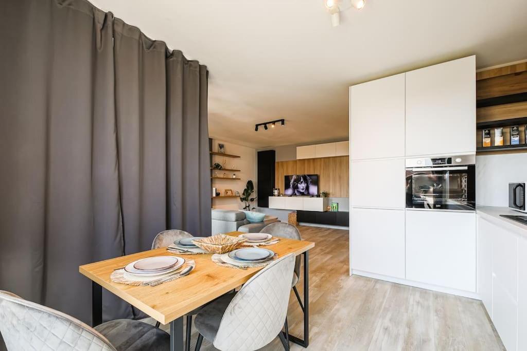 Luxury Apt. Near River & Parking Temesvár Kültér fotó