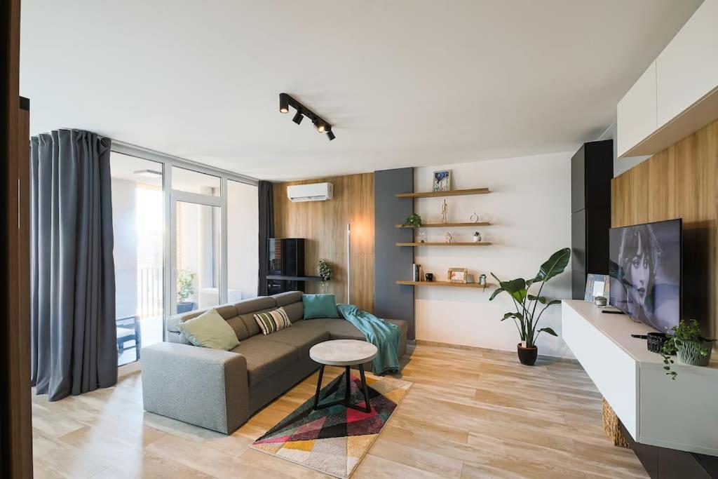 Luxury Apt. Near River & Parking Temesvár Kültér fotó